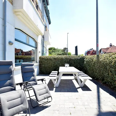 Near Ostend Apartamento De Haan